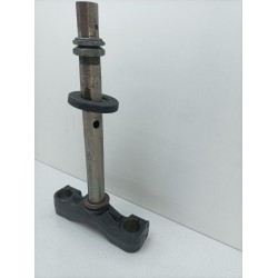 PIASTRA FORCELLA APRILIA SCARABEO 250 GT  TRIANGOLO CANOTTO CRISTO SOSPENSIONE